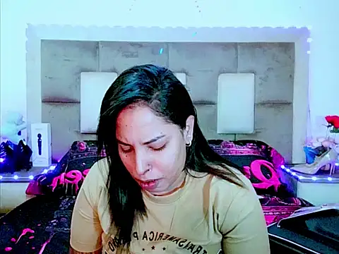Snapshot of indiantopaz694u chatting on 06-23-26, 06:33 indiantopaz694u online show from 06-23-26, 06:33