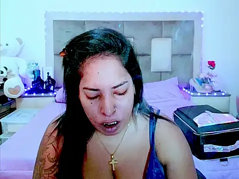Snapshot of indiantopaz694u chatting on 06-03-26, 04:35 indiantopaz694u online show from 06-03-26, 04:35