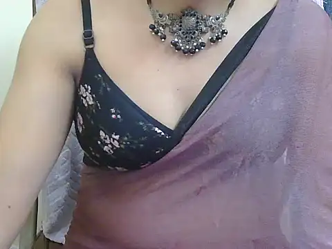 Snapshot of Lovely_Manvi chatting on 10-08-25, 03:46 Lovely Manvi online show from 10-08-25, 03:46
