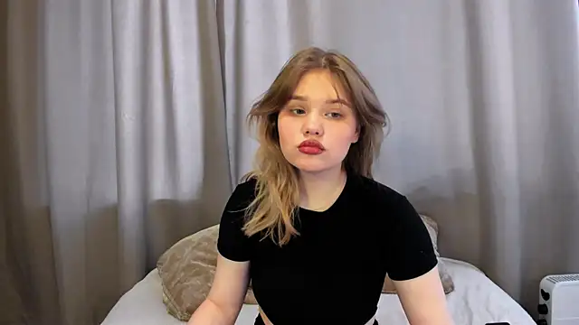 LaseyMoon online show from 02-28-25, 01:26