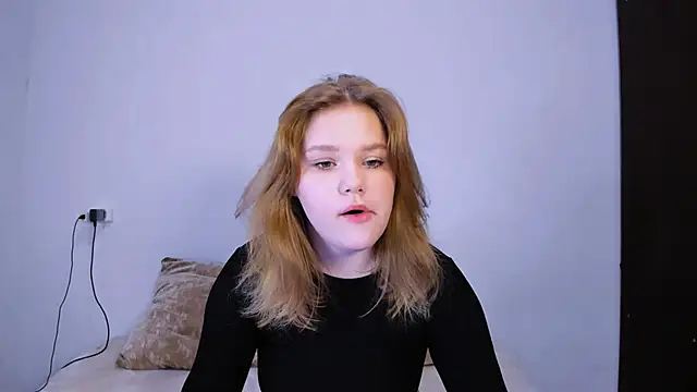 LaseyMoon online show from 10-28-25, 10:20