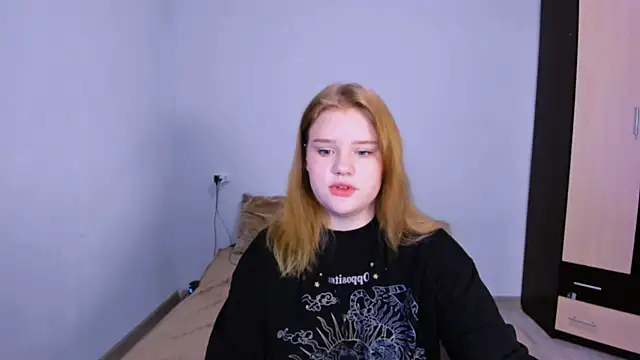 LaseyMoon online show from 11-27-25, 01:50