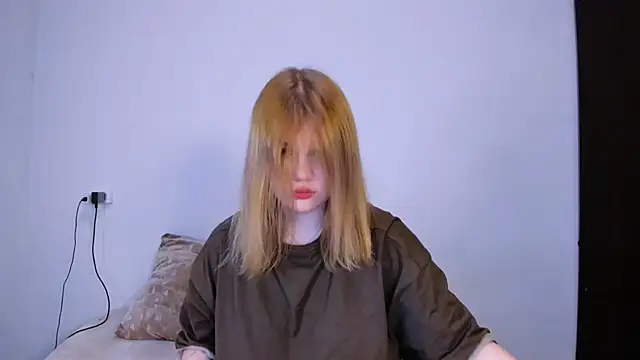 LaseyMoon online show from 10-29-25, 10:52