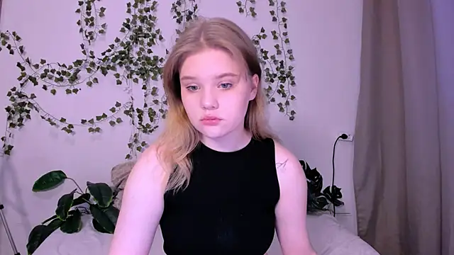LaseyMoon online show from 03-21-25, 01:02