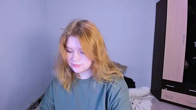 LaseyMoon online show from 11-10-25, 01:32