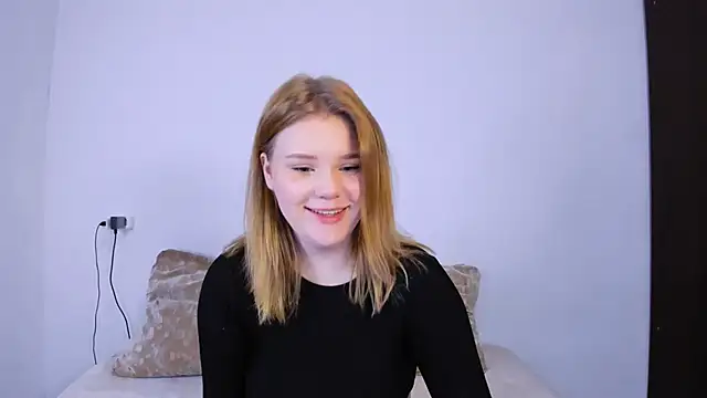 LaseyMoon online show from 10-23-25, 10:41