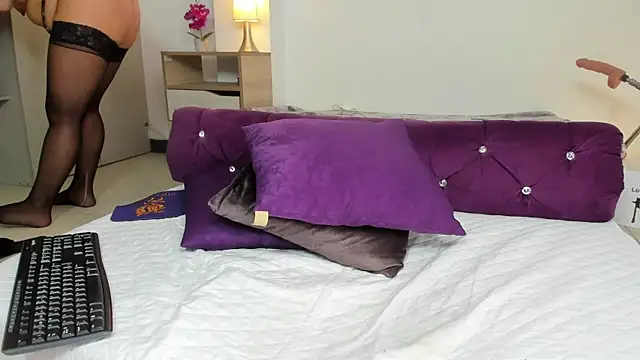 Snapshot of MontserratMarie chatting on 03-10-25, 07:18 MontserratMarie online show from 03-10-25, 07:18