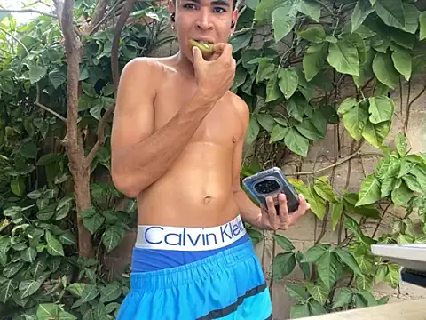 twinks 28 online show from 10-08-25, 04:40