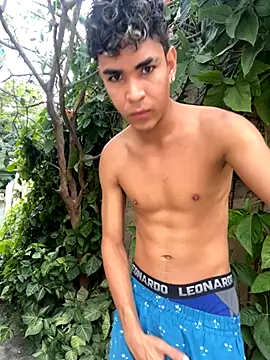 twinks 28 online show from 11-26-25, 06:30