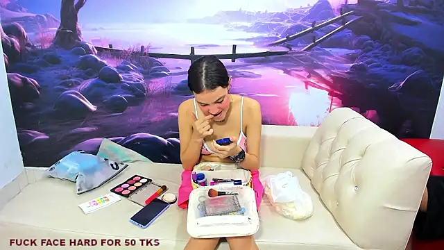 Snapshot of hot_littlenaughty chatting on 02-26-25, 03:43 hot littlenaughty online show from 02-26-25, 03:43