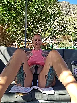 Emma Milf25 online show from 02-12-26, 11:10