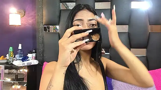 EMYCLARK01 online show from 10-12-25, 10:22