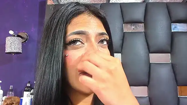 EMYCLARK01 online show from 12-04-25, 03:33