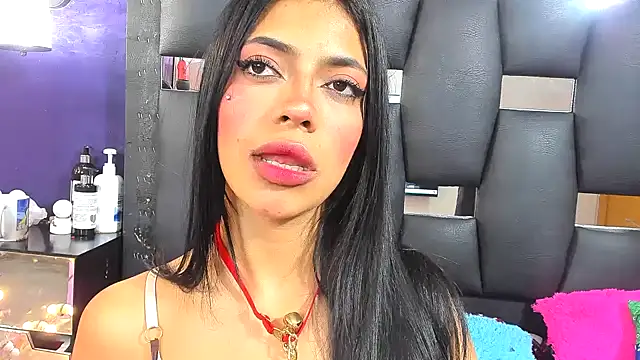 EMYCLARK01 online show from 12-15-25, 11:27