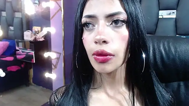 EMYCLARK01 online show from 03-12-26, 05:55