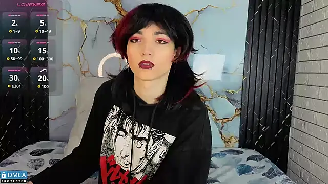 MaeveKuro online show from 10-28-25, 03:07