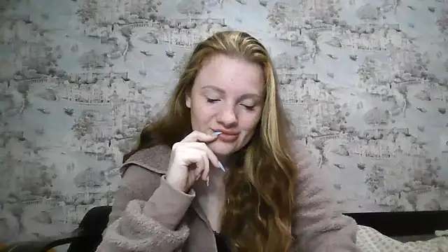 Snapshot of Eveline_May chatting on 10-22-25, 03:33 Eveline May online show from 10-22-25, 03:33
