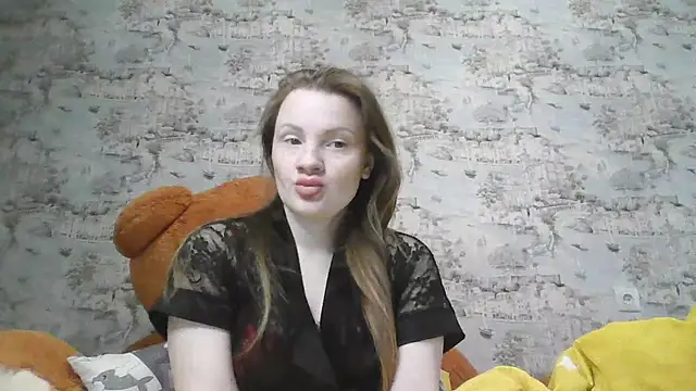 Snapshot of Eveline_May chatting on 03-03-25, 02:06 Eveline May online show from 03-03-25, 02:06