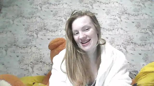 Snapshot of Eveline_May chatting on 02-28-25, 03:04 Eveline May online show from 02-28-25, 03:04