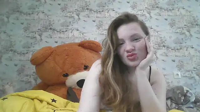Snapshot of Eveline_May chatting on 03-04-25, 02:21 Eveline May online show from 03-04-25, 02:21