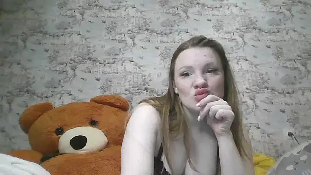 Snapshot of Eveline_May chatting on 03-20-25, 08:19 Eveline May online show from 03-20-25, 08:19