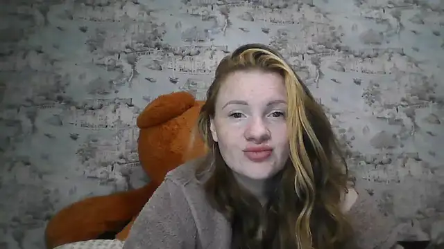 Snapshot of Eveline_May chatting on 10-23-25, 03:00 Eveline May online show from 10-23-25, 03:00
