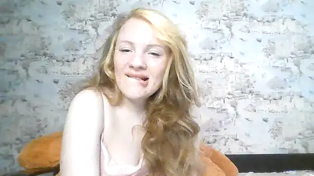 Snapshot of Eveline_May chatting on 09-14-25, 03:12 Eveline May online show from 09-14-25, 03:12