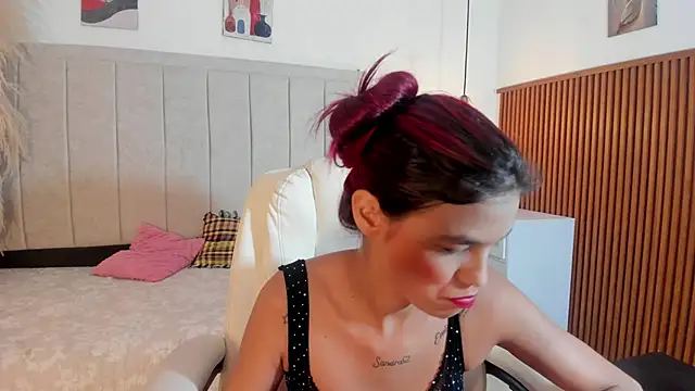 Snapshot of gime_lara chatting on 05-21-26, 12:57 gime lara online show from 05-21-26, 12:57