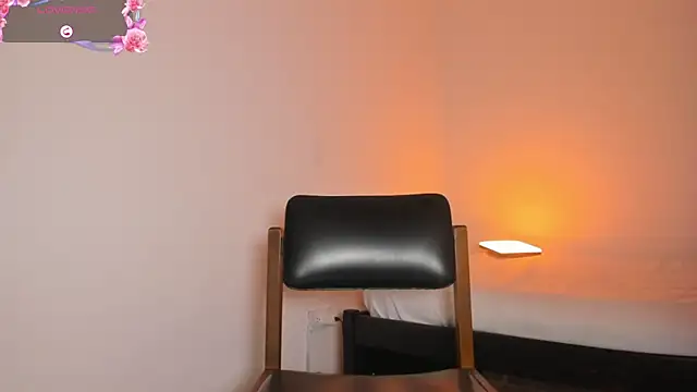 Snapshot of SamanthaLara chatting on 09-26-25, 11:50 SamanthaLara online show from 09-26-25, 11:50
