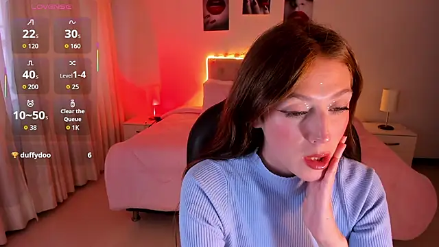 Emily Warren  online show from 10-24-25, 07:24