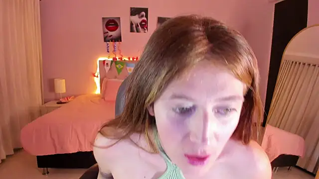 Emily Warren  online show from 06-19-26, 08:03