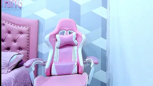 Snapshot of Gianna_Watson chatting on 03-04-25, 01:17 Gianna Watson online show from 03-04-25, 01:17