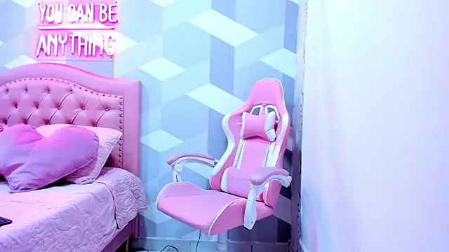 Snapshot of Gianna_Watson chatting on 03-17-25, 01:29 Gianna Watson online show from 03-17-25, 01:29