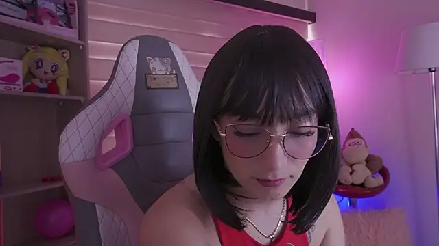 Snapshot of issa_monterrey chatting on 05-26-26, 05:11 issa monterrey online show from 05-26-26, 05:11