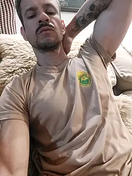 juniortche1313 online show from 01-08-26, 12:38