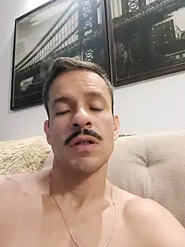 juniortche1313 online show from 10-31-25, 07:10