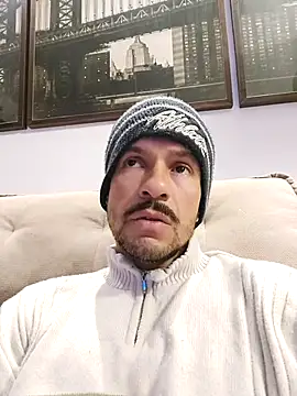 juniortche1313 online show from 10-08-25, 12:56