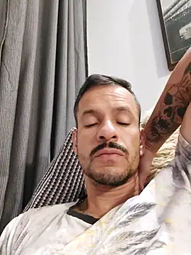 juniortche1313 online show from 10-17-25, 01:42