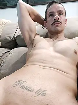 juniortche1313 online show from 11-21-25, 04:28