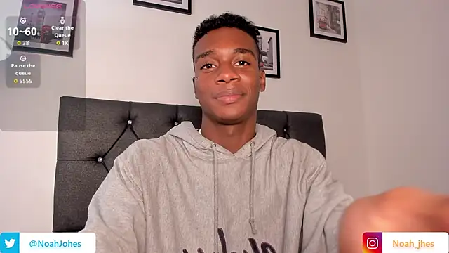 Snapshot of noah_johes chatting on 10-25-25, 04:11 noah johes online show from 10-25-25, 04:11