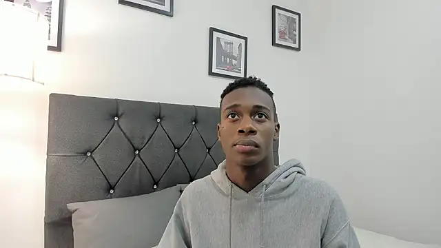 Snapshot of noah_johes chatting on 03-12-26, 03:12 noah johes online show from 03-12-26, 03:12