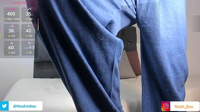 Snapshot of noah_johes chatting on 12-21-25, 01:41 noah johes online show from 12-21-25, 01:41