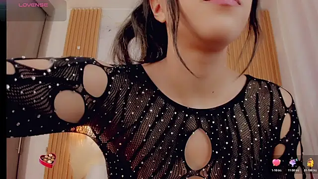 Snapshot of ValeriCardenas chatting on 11-14-25, 01:09 ValeriCardenas online show from 11-14-25, 01:09