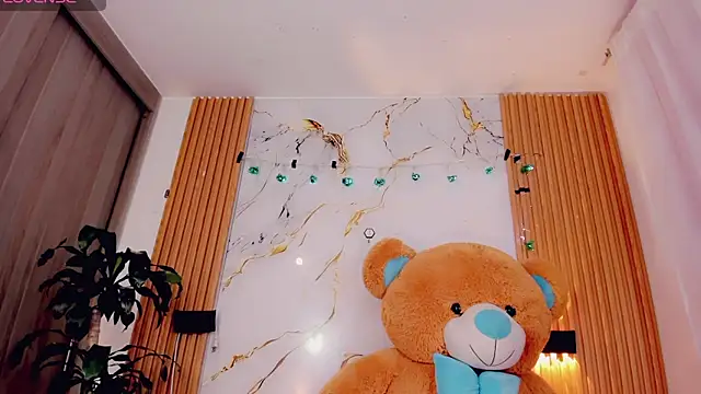 ValeriCardenas online show from 04-07-26, 03:08