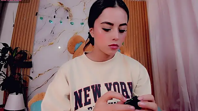 Snapshot of ValeriCardenas chatting on 04-19-26, 02:23 ValeriCardenas online show from 04-19-26, 02:23