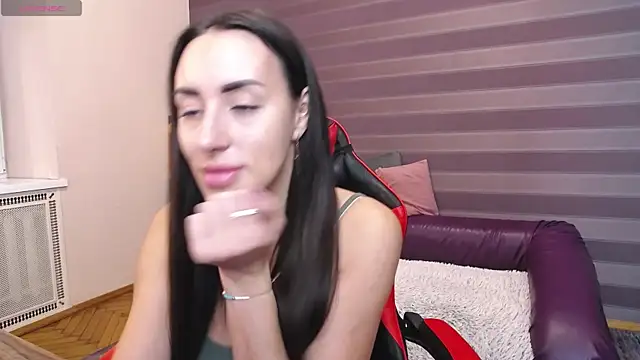 JenniferStone online show from 10-20-25, 06:37