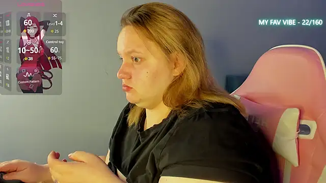 Snapshot of Amy_Hall chatting on 10-15-25, 01:15 Amy Hall online show from 10-15-25, 01:15