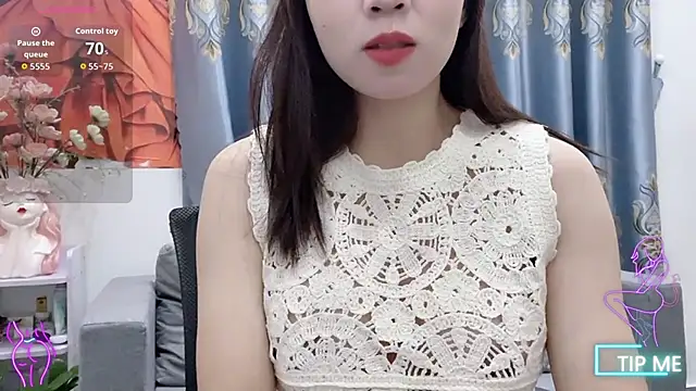 Snapshot of shishi_101 chatting on 10-21-25, 01:38 shishi 101 online show from 10-21-25, 01:38