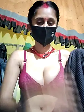 Snapshot of Divya_Chandok chatting on 09-27-25, 08:15 Divya Chandok online show from 09-27-25, 08:15