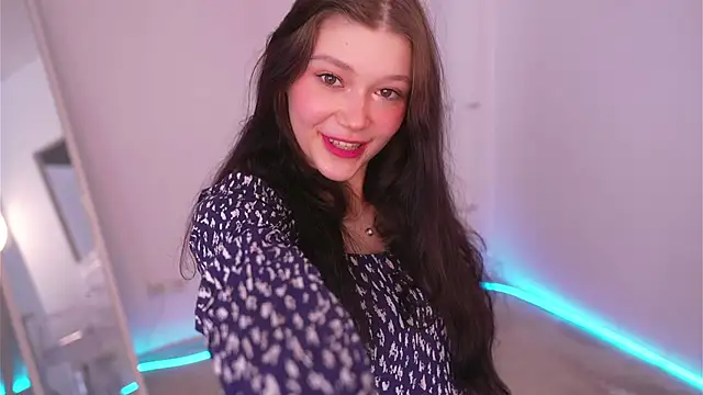 Snapshot of Kelly_Ember chatting on 03-09-25, 08:51 Kelly Ember online show from 03-09-25, 08:51